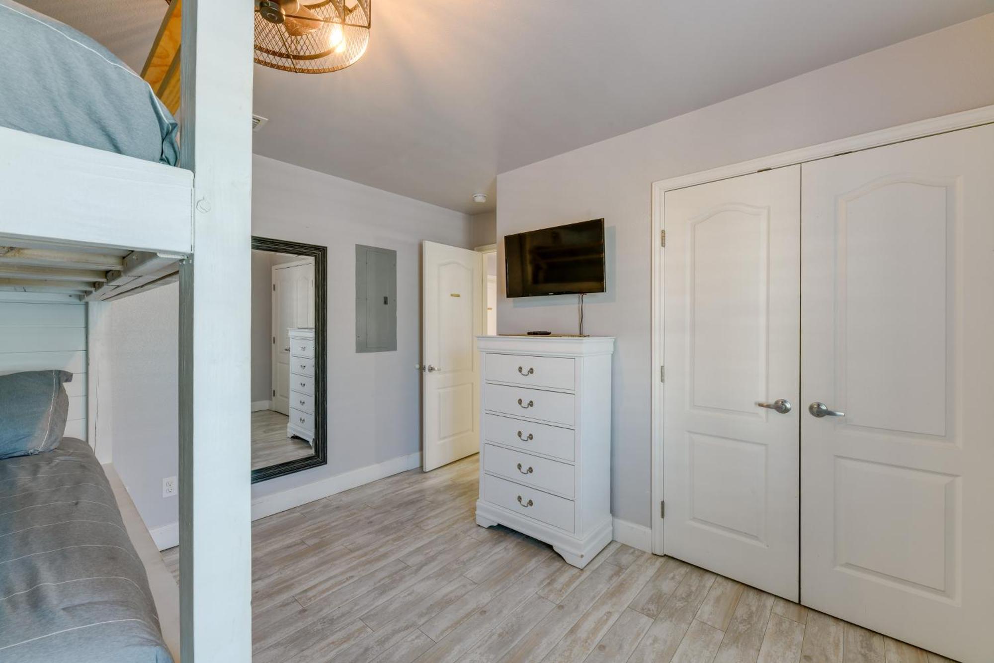 Trendy Port Aransas Home With Private Pool And Deck! Экстерьер фото