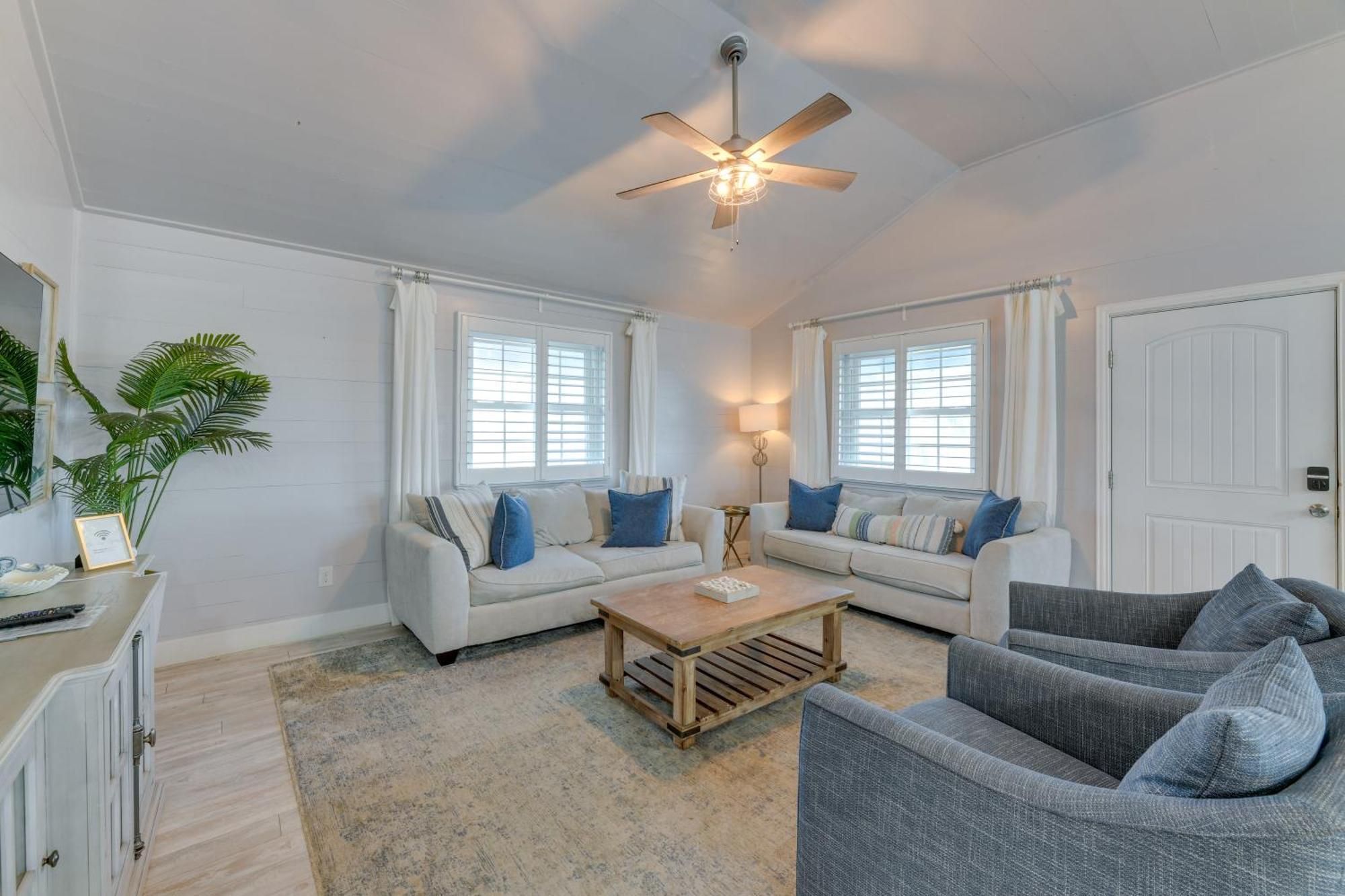 Trendy Port Aransas Home With Private Pool And Deck! Экстерьер фото